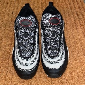 Air Max 97 SE Women’s size 11 Phantom/Black-Chile Red